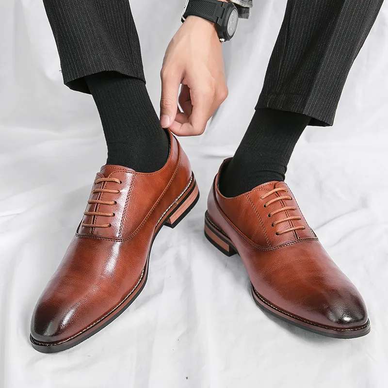 Italian Made Oxford shoes With Patent Leather