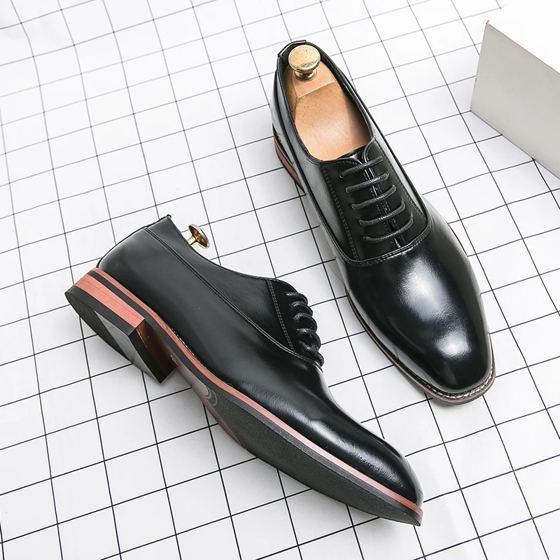Italian Made Oxford shoes With Patent Leather